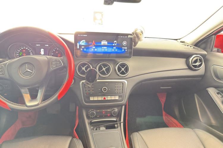 Used Mercedes-Benz GLA 2018 GLA 200 Sport Edition Interior 3