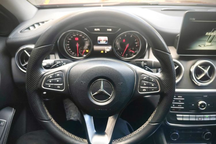 Used Mercedes-Benz GLA 2018 GLA 200 Fashion Model Interior 3