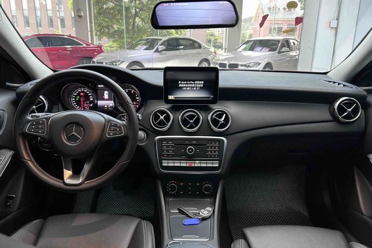 Used Mercedes-Benz GLA 2018 GLA 220 4MATIC Sport Edition Interior 4