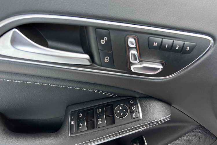Used Mercedes-Benz GLA 2018 GLA 220 4MATIC Sport Edition Interior 6