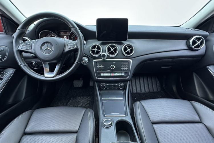 Used Mercedes-Benz GLA 2018 GLA 200 Fashion Model Interior 6