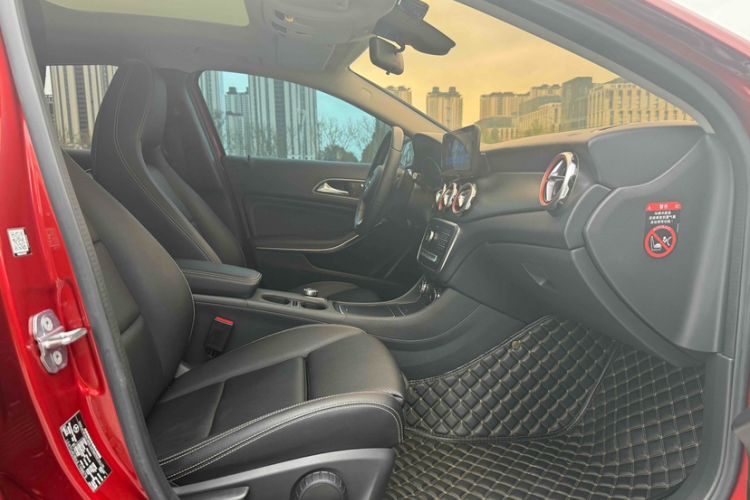 Used Mercedes-Benz GLA 2018 GLA 200 Sport Edition Interior 8