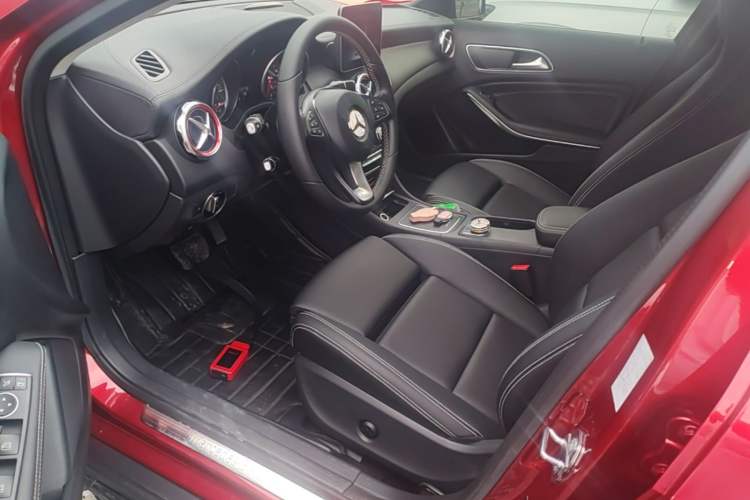 Used Mercedes-Benz GLA 2018 GLA 220 4MATIC Sport Edition Left Front Seat