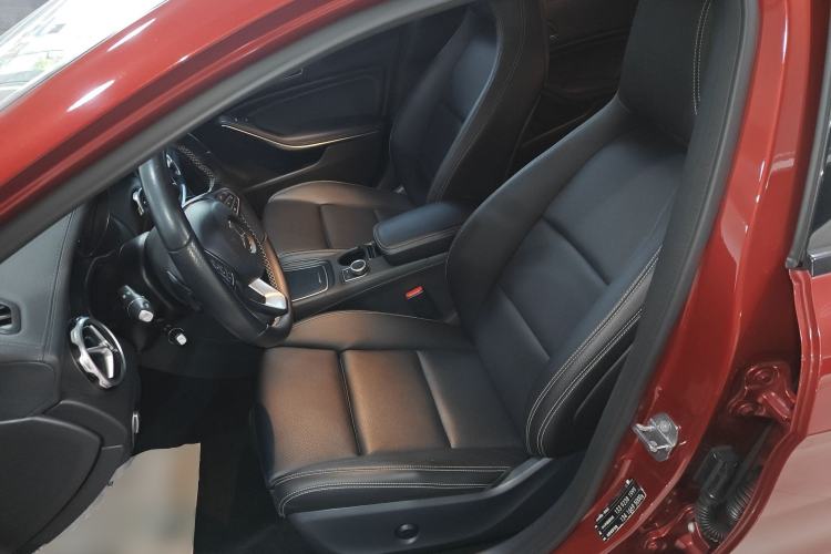 Used Mercedes-Benz GLA 2018 GLA 220 4MATIC Sport Edition Left Front Seat