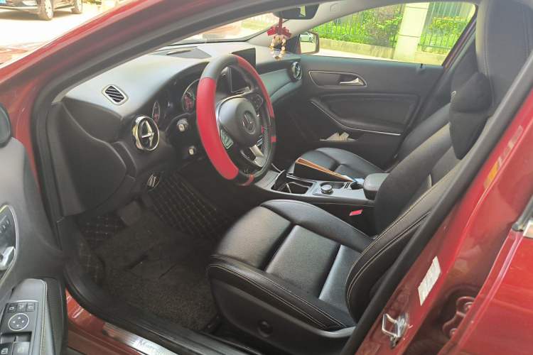 Used Mercedes-Benz GLA 2018 GLA 200 Sport Edition Left Front Seat