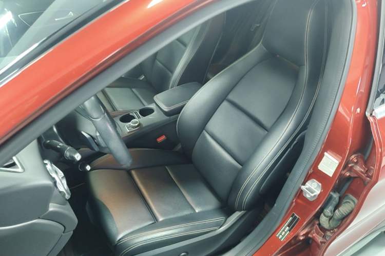 Used Mercedes-Benz GLA 2018 GLA 200 Sport Edition Left Front Seat