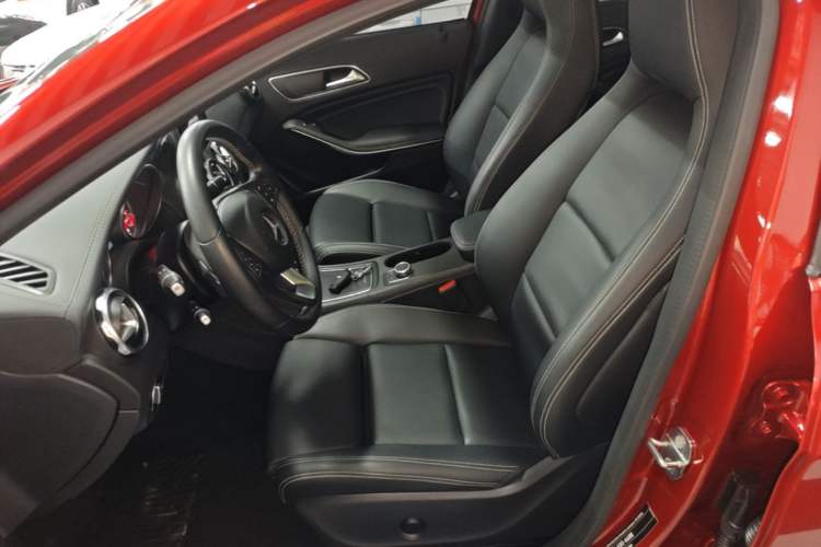 Used Mercedes-Benz GLA 2018 GLA 200 Fashion Model Left Front Seat