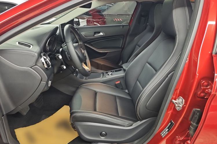 Used Mercedes-Benz GLA 2018 GLA 220 4MATIC Sport Edition Left Front Seat