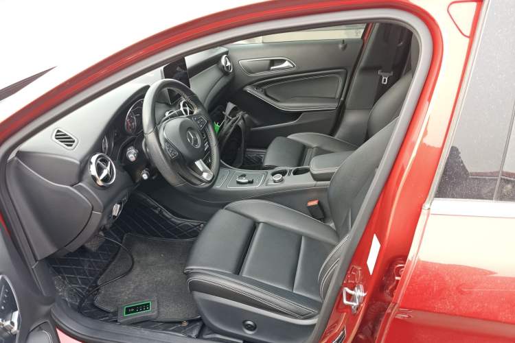 Used Mercedes-Benz GLA 2018 GLA 200 Sport Edition Left Front Seat