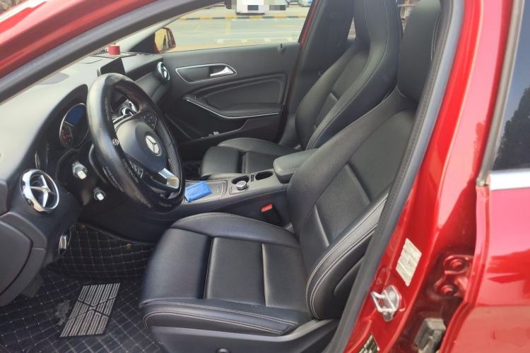 Used Mercedes-Benz GLA 2018 GLA 200 Sport Edition Left Front Seat