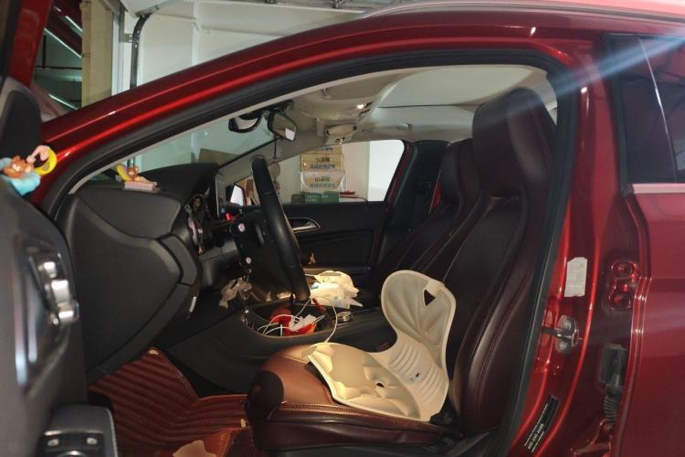 Used Mercedes-Benz GLA 2018 GLA 200 Sport Edition Left Front Seat