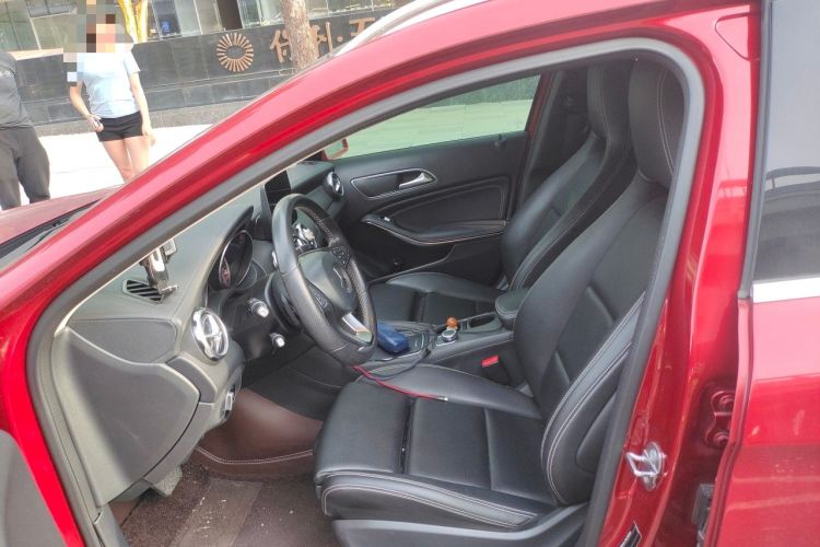 Used Mercedes-Benz GLA 2018 GLA 200 Fashion Model Left Front Seat