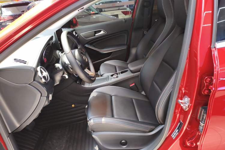Used Mercedes-Benz GLA 2018 GLA 200 Fashion Model Left Front Seat