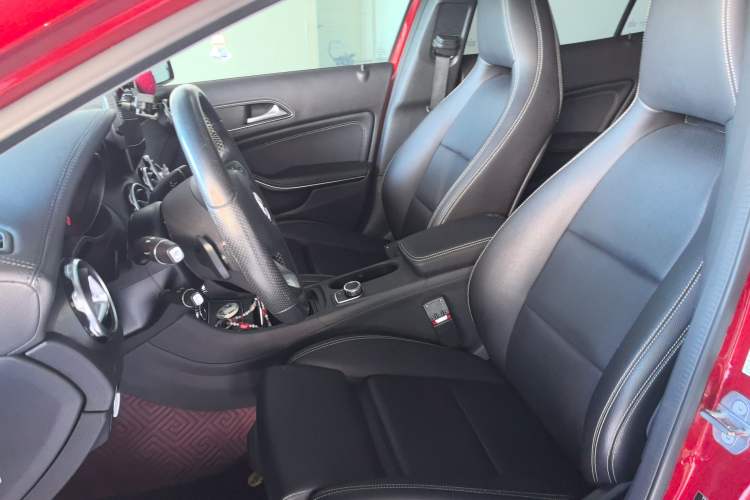 Used Mercedes-Benz GLA 2018 GLA 200 Fashion Model Left Front Seat