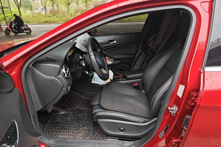 Used Mercedes-Benz GLA 2018 GLA 200 Sport Edition Left Front Seat