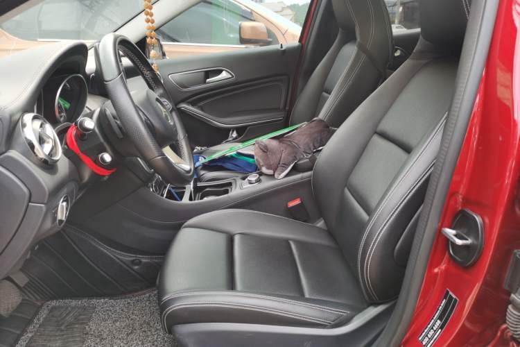 Used Mercedes-Benz GLA 2018 GLA 220 4MATIC Sport Edition Left Front Seat