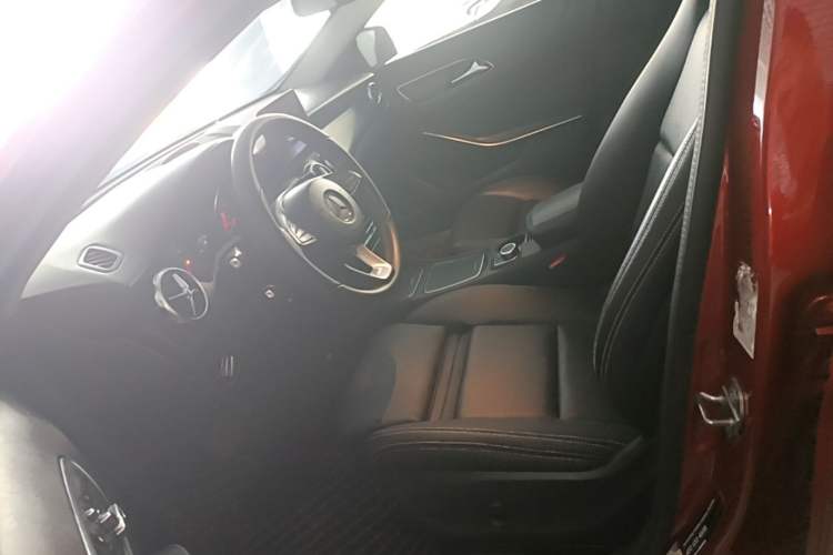 Used Mercedes-Benz GLA 2018 GLA 200 Sport Edition Left Front Seat