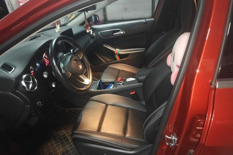 Used Mercedes-Benz GLA 2018 GLA 200 Fashion Model Left Front Seat