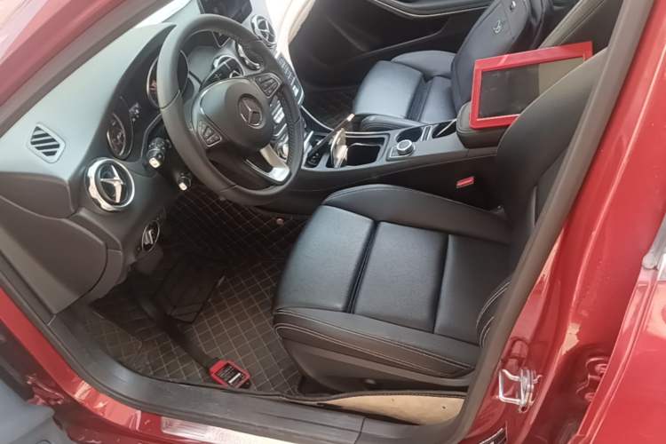 Used Mercedes-Benz GLA 2018 GLA 200 Sport Edition Left Front Seat
