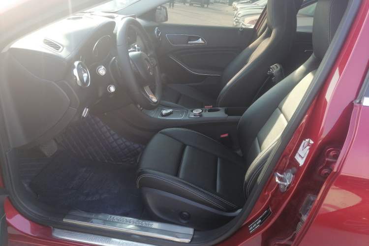 Used Mercedes-Benz GLA 2018 GLA 200 Fashion Model Left Front Seat