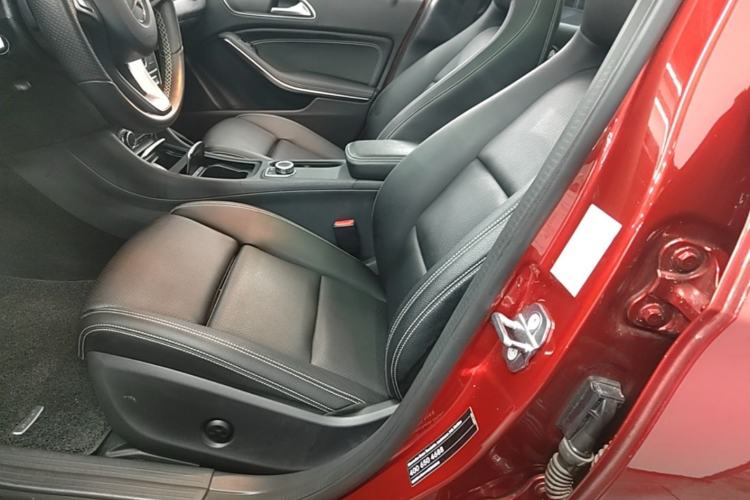 Used Mercedes-Benz GLA 2018 GLA 200 Fashion Model Left Front Seat