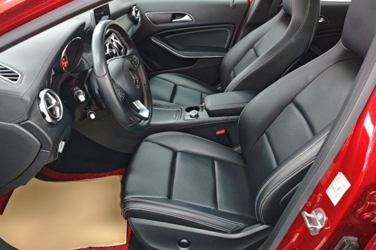 Used Mercedes-Benz GLA 2018 GLA 200 Fashion Model Left Front Seat