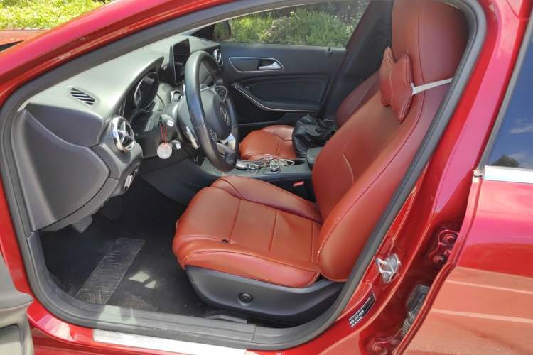 Used Mercedes-Benz GLA 2018 GLA 200 Sport Edition Left Front Seat