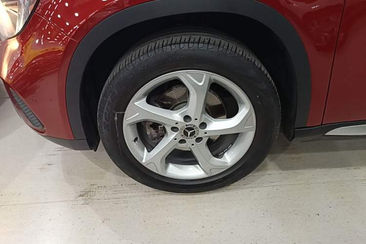 Used Mercedes-Benz GLA 2018 GLA 200 Sport Edition Left Front Wheel Hub