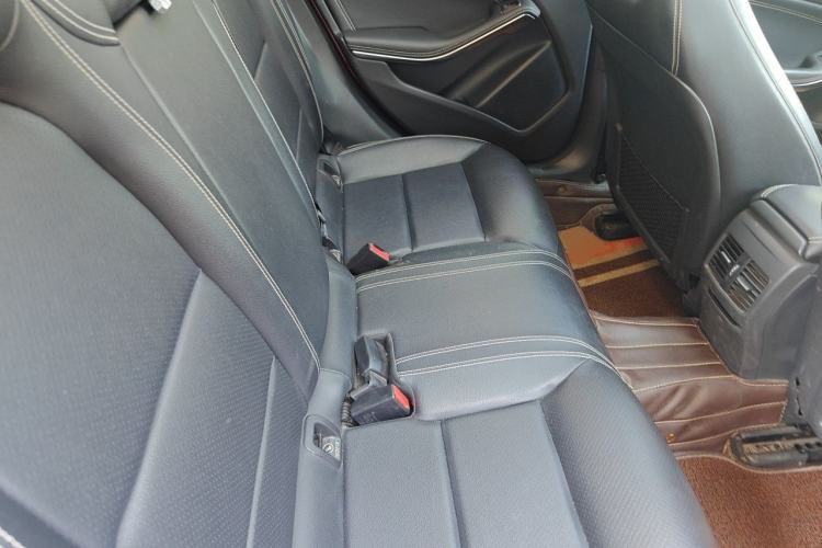Used Mercedes-Benz GLA 2018 GLA 200 Fashion Model Left Rear Seat