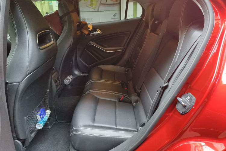 Used Mercedes-Benz GLA 2018 GLA 200 Fashion Model Left Rear Seat