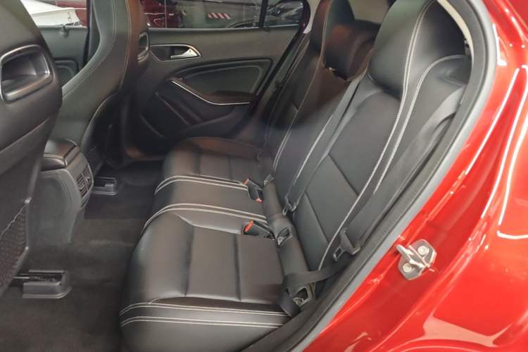 Used Mercedes-Benz GLA 2018 GLA 220 4MATIC Sport Edition Left Rear Seat