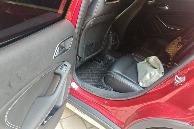 Used Mercedes-Benz GLA 2018 GLA 200 Fashion Model Left Rear Seat