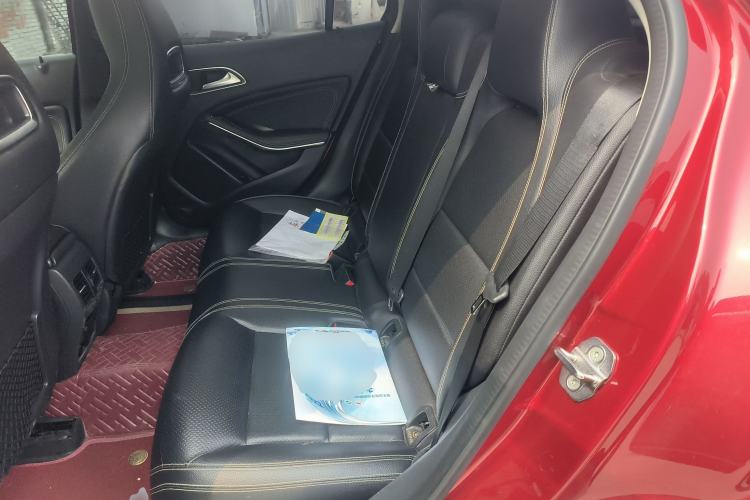 Used Mercedes-Benz GLA 2018 GLA 200 Fashion Model Left Rear Seat