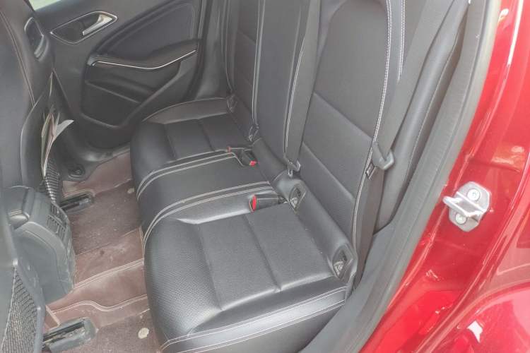 Used Mercedes-Benz GLA 2018 GLA 200 Fashion Model Left Rear Seat