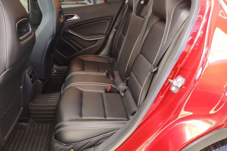 Used Mercedes-Benz GLA 2018 GLA 200 Fashion Model Left Rear Seat