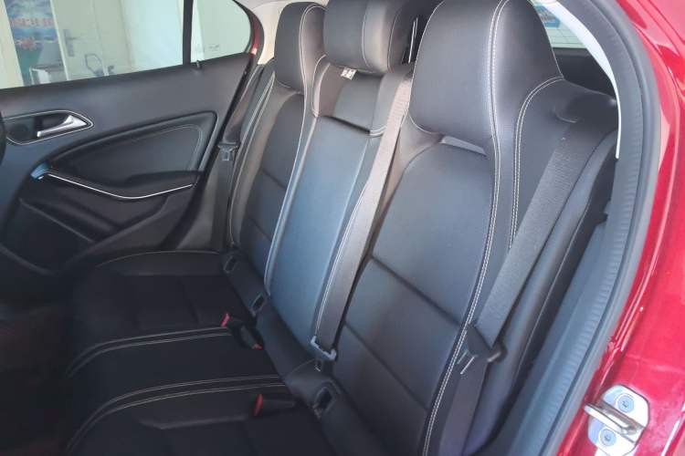 Used Mercedes-Benz GLA 2018 GLA 200 Fashion Model Left Rear Seat