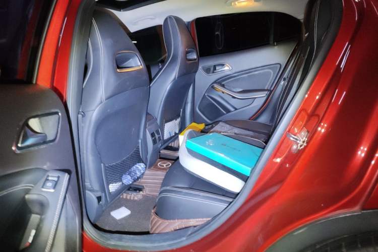 Used Mercedes-Benz GLA 2018 GLA 200 Fashion Model Left Rear Seat