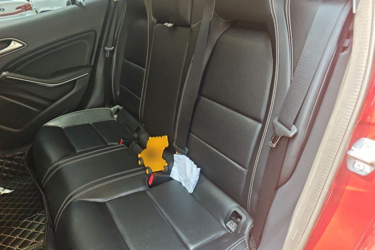 Used Mercedes-Benz GLA 2018 GLA 200 Fashion Model Left Rear Seat