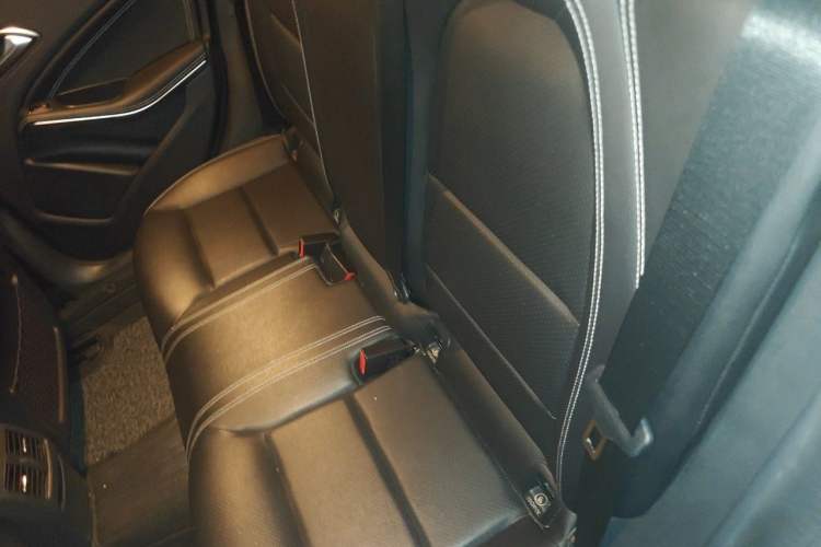Used Mercedes-Benz GLA 2018 GLA 200 Fashion Model Left Rear Seat