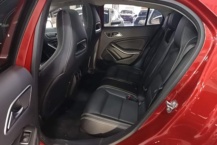 Used Mercedes-Benz GLA 2018 GLA 200 Sport Edition Left Rear Seat
