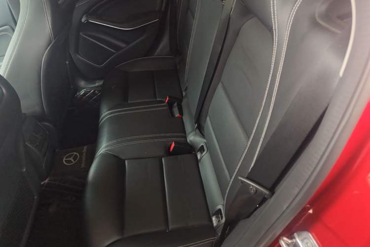 Used Mercedes-Benz GLA 2018 GLA 200 Fashion Model Left Rear Seat