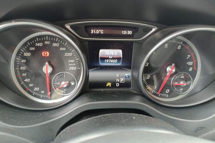 Used Mercedes-Benz GLA 2018 GLA 200 Sport Edition Odometer Close Up