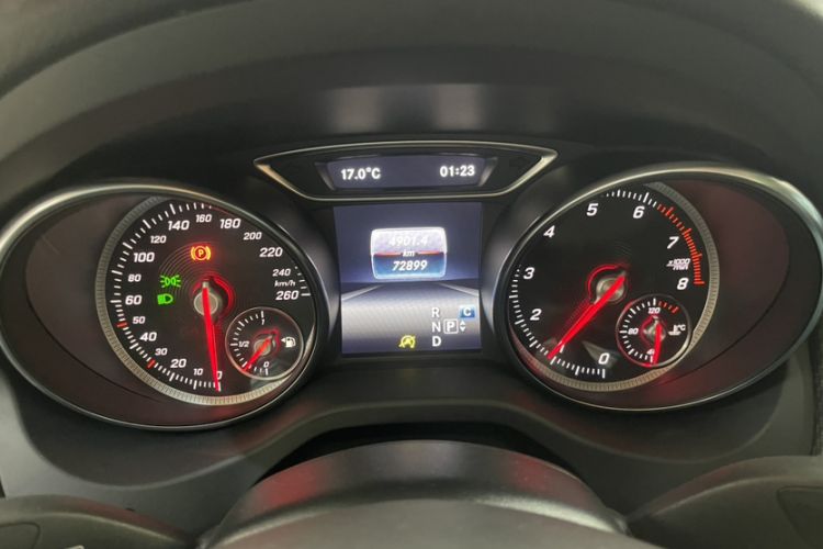 Used Mercedes-Benz GLA 2018 GLA 200 Sport Edition Odometer Close Up