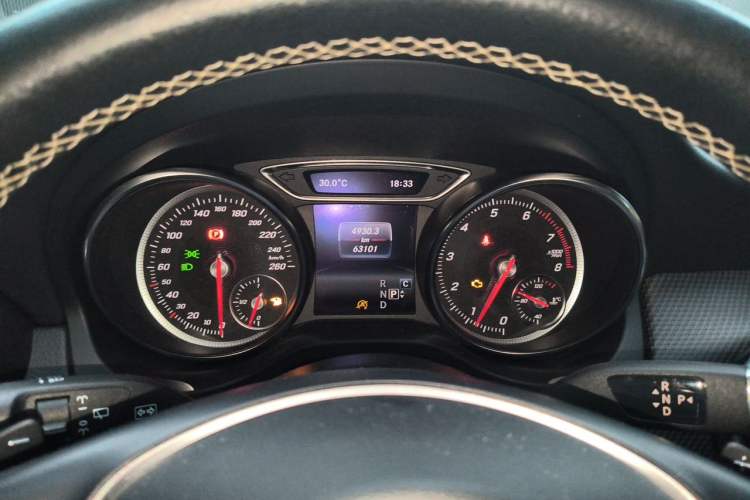 Used Mercedes-Benz GLA 2018 GLA 200 Sport Edition Odometer Close Up