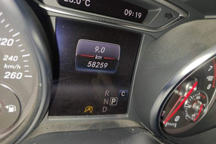 Used Mercedes-Benz GLA 2018 GLA 200 Fashion Model Odometer Close Up