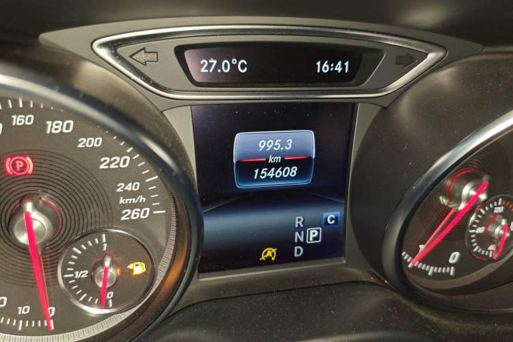 Used Mercedes-Benz GLA 2018 GLA 200 Fashion Model Odometer Close Up
