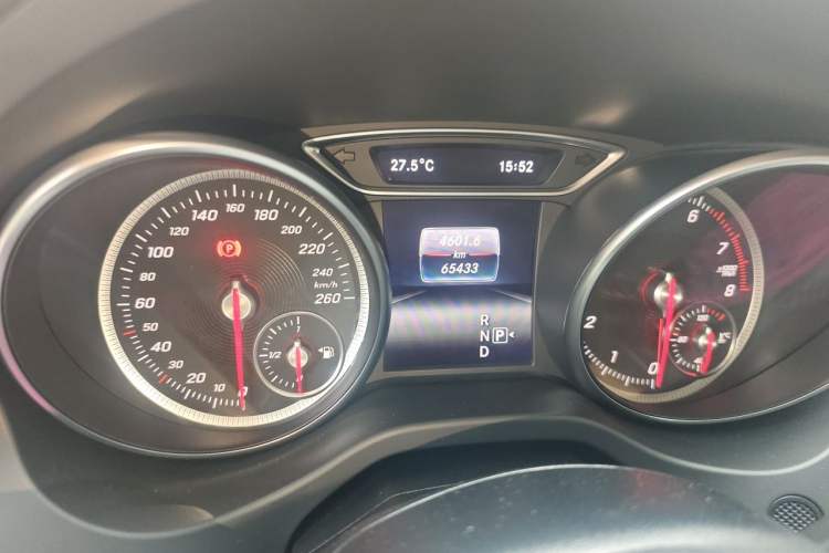 Used Mercedes-Benz GLA 2018 GLA 200 Fashion Model Odometer Close Up