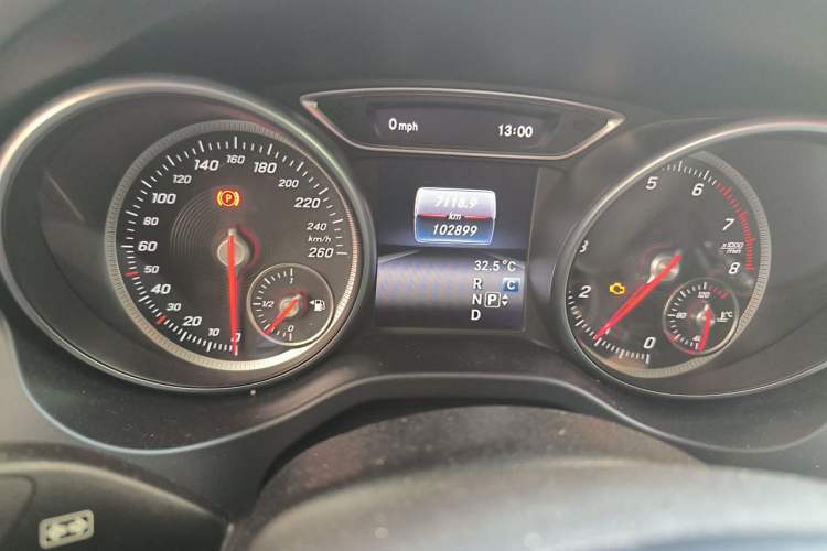Used Mercedes-Benz GLA 2018 GLA 200 Sport Edition Odometer Close Up