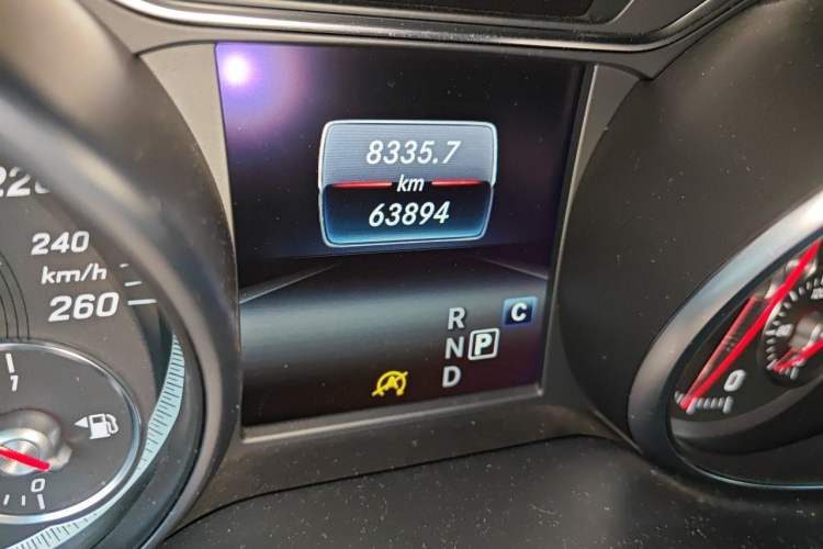 Used Mercedes-Benz GLA 2018 GLA 200 Sport Edition Odometer Close Up