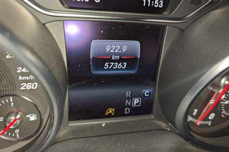 Used Mercedes-Benz GLA 2018 GLA 200 Sport Edition Odometer Close Up